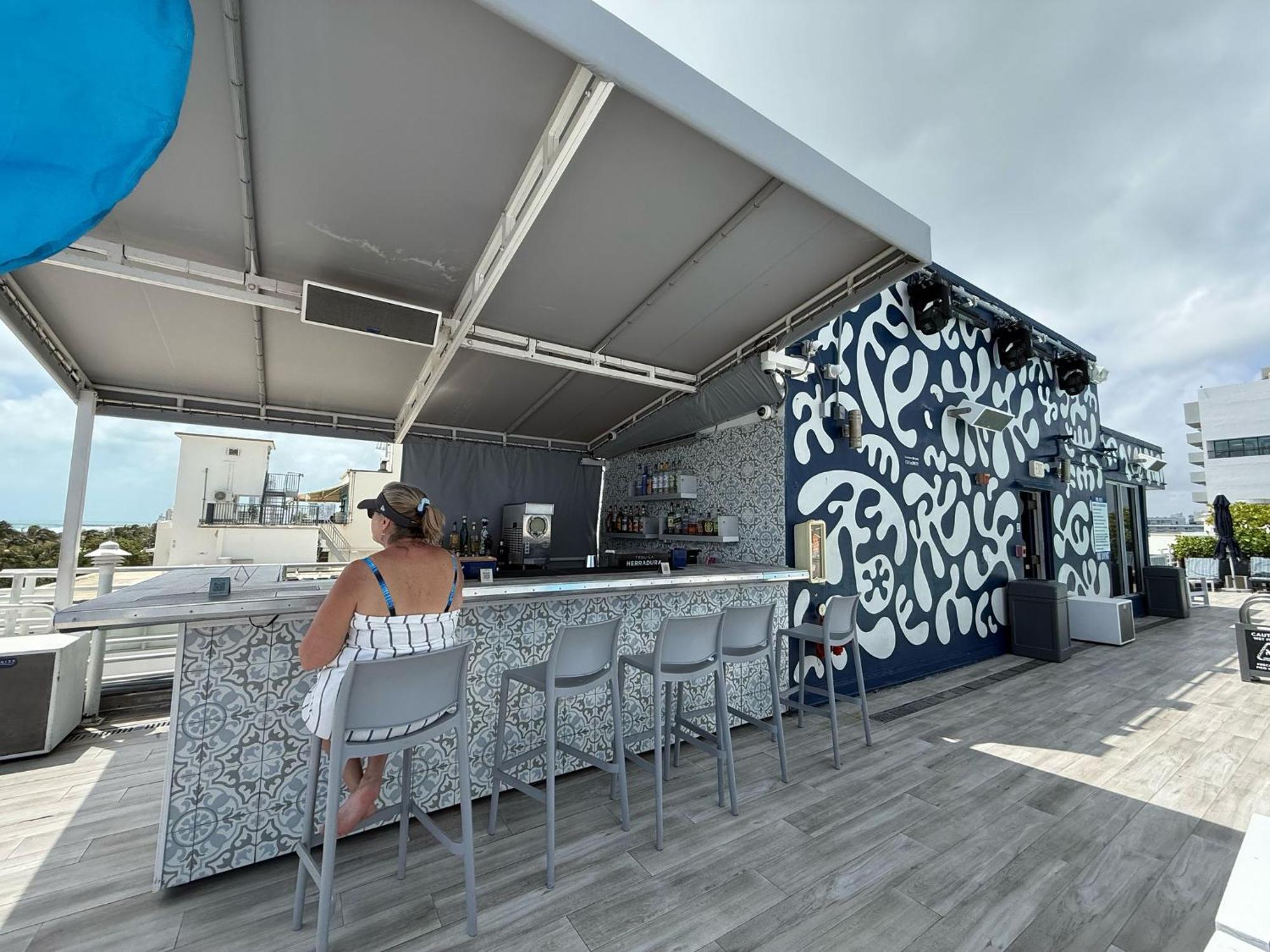 Renzzi On The Ocean Aparthotel - Miami Beach — Photos 2